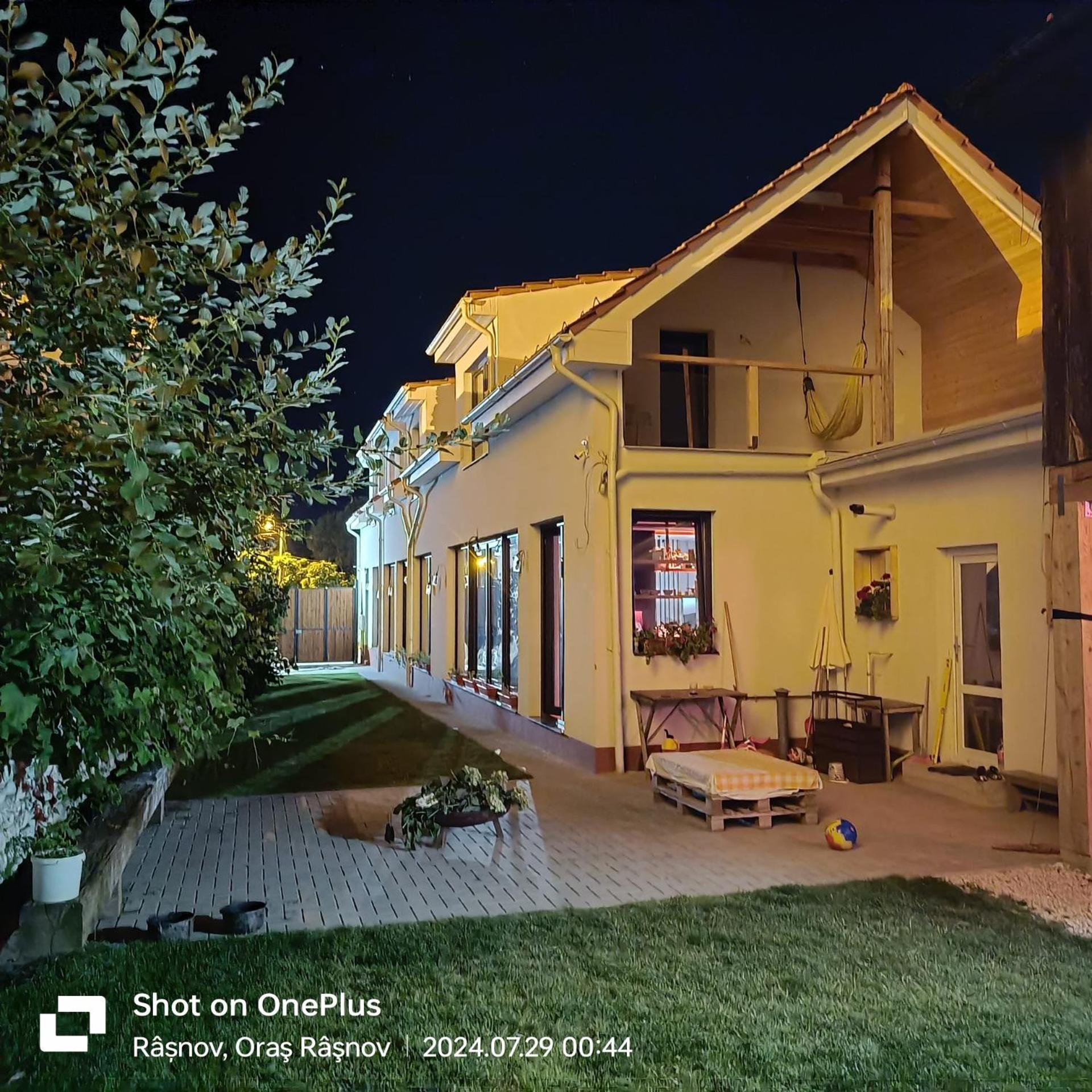 فندق Imperfect House Rîşnov المظهر الخارجي الصورة